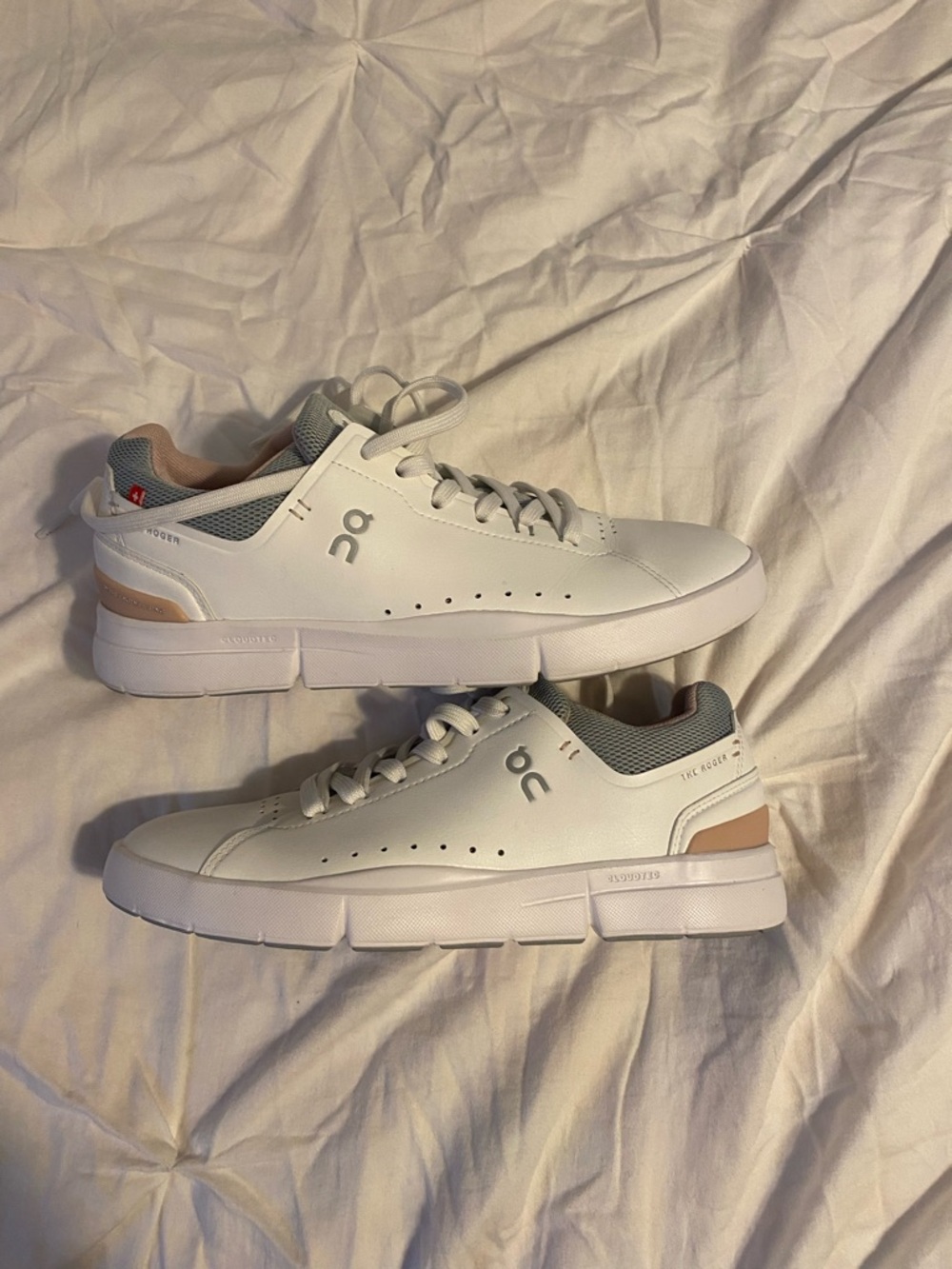 On Running Roger Blush Pink Low-Top Sneakers